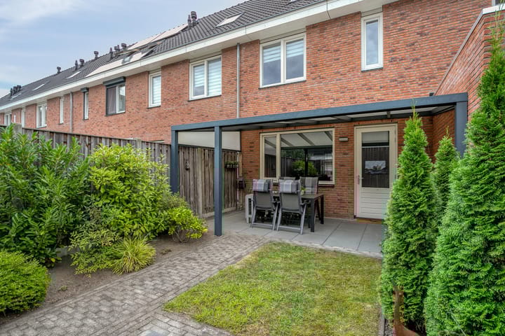 Foto 36 van van den Dungenstraat 3