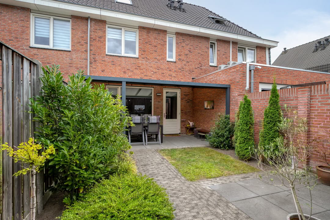 Foto 37 van van den Dungenstraat 3