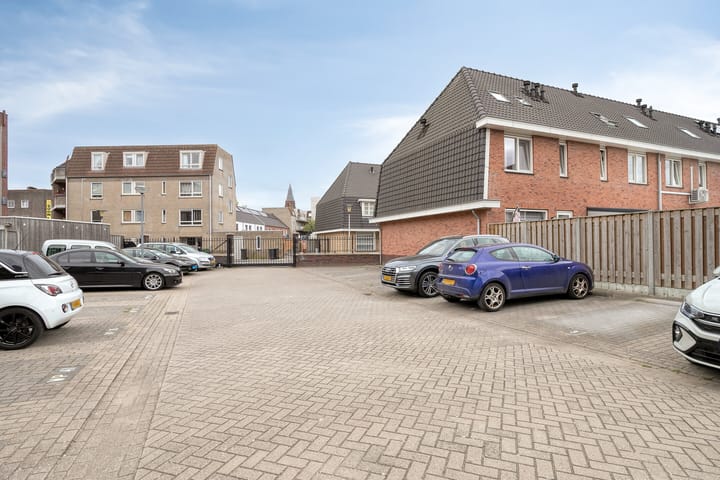 Foto 38 van van den Dungenstraat 3