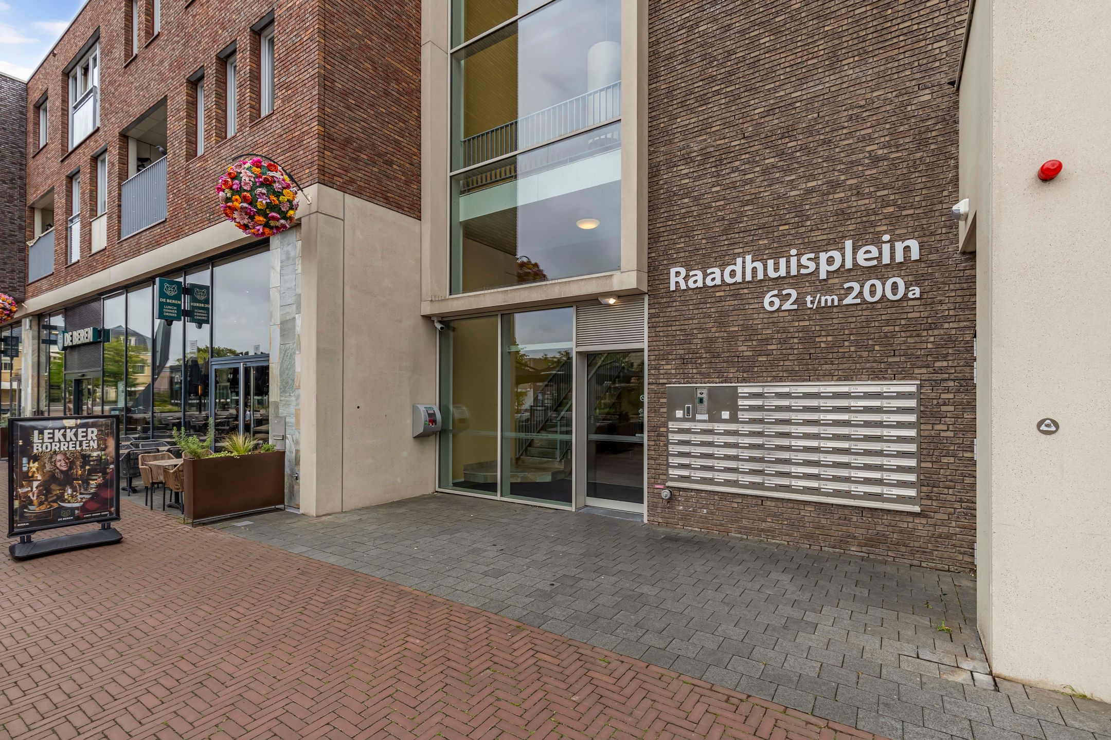 Photo 3 of Raadhuisplein 184