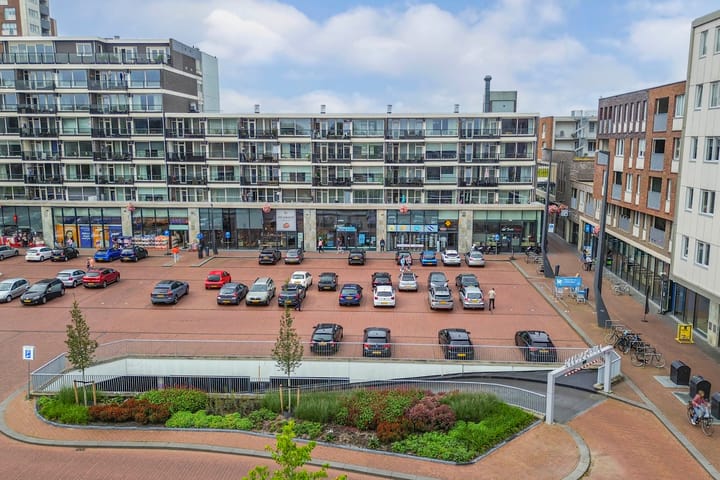 Foto 4 van Raadhuisplein 184