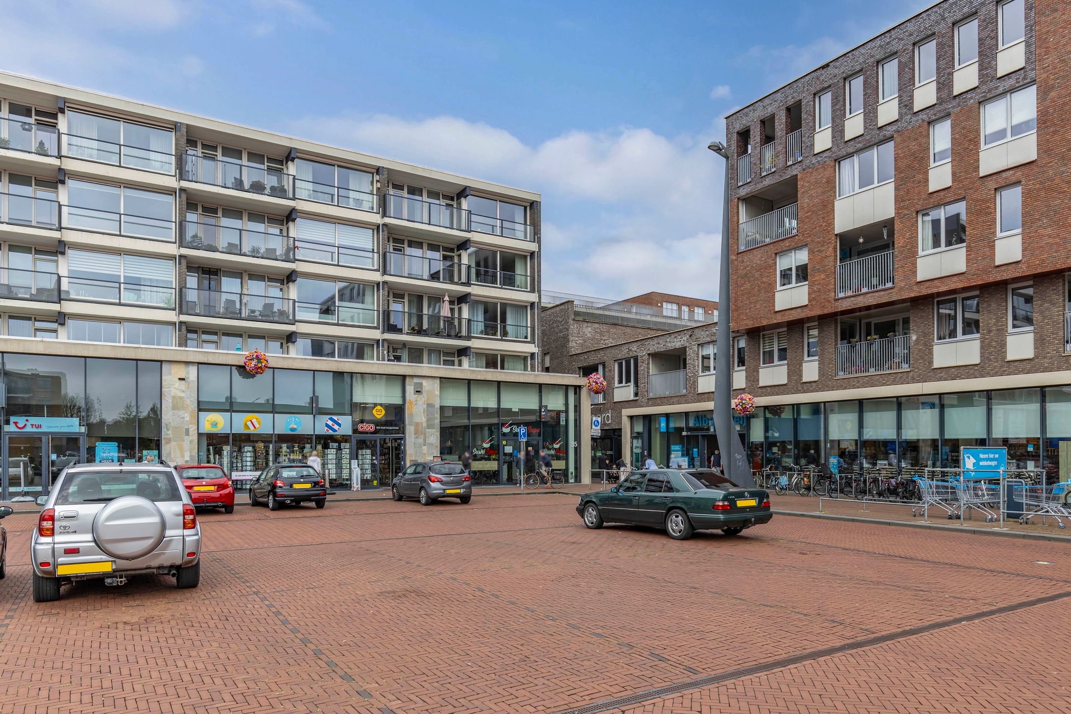 Photo 33 of Raadhuisplein 184