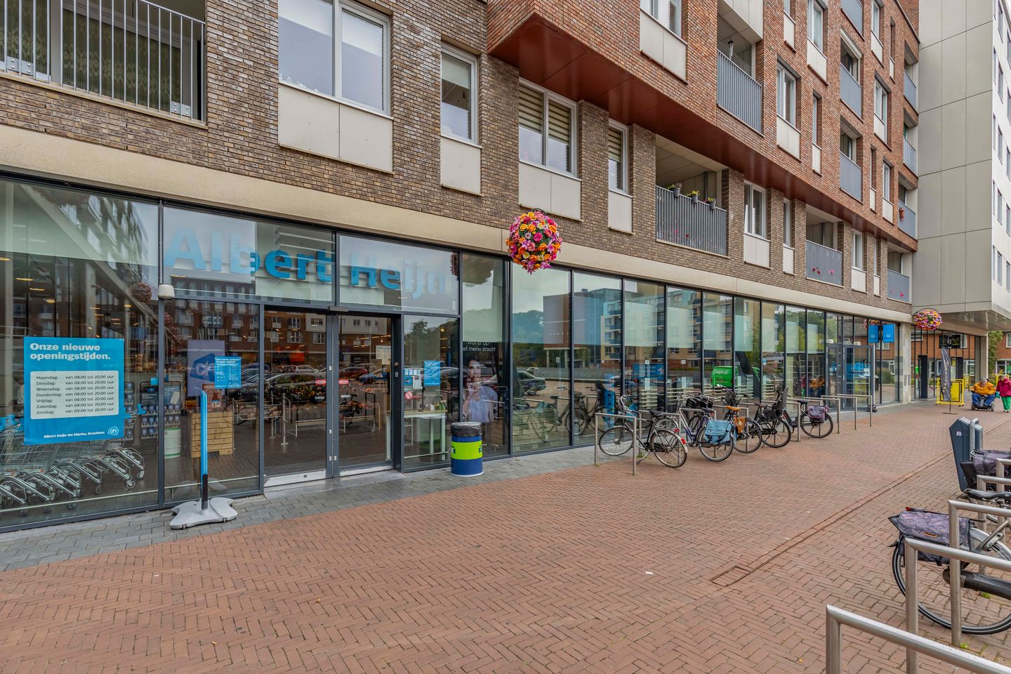 Photo 34 of Raadhuisplein 184