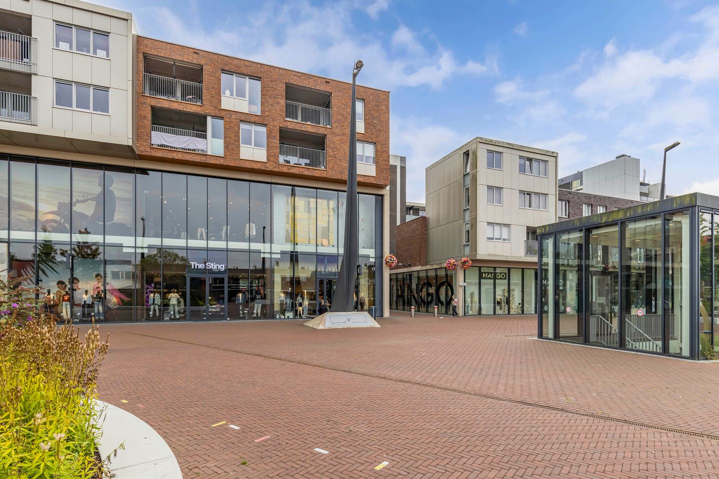 Photo 35 of Raadhuisplein 184