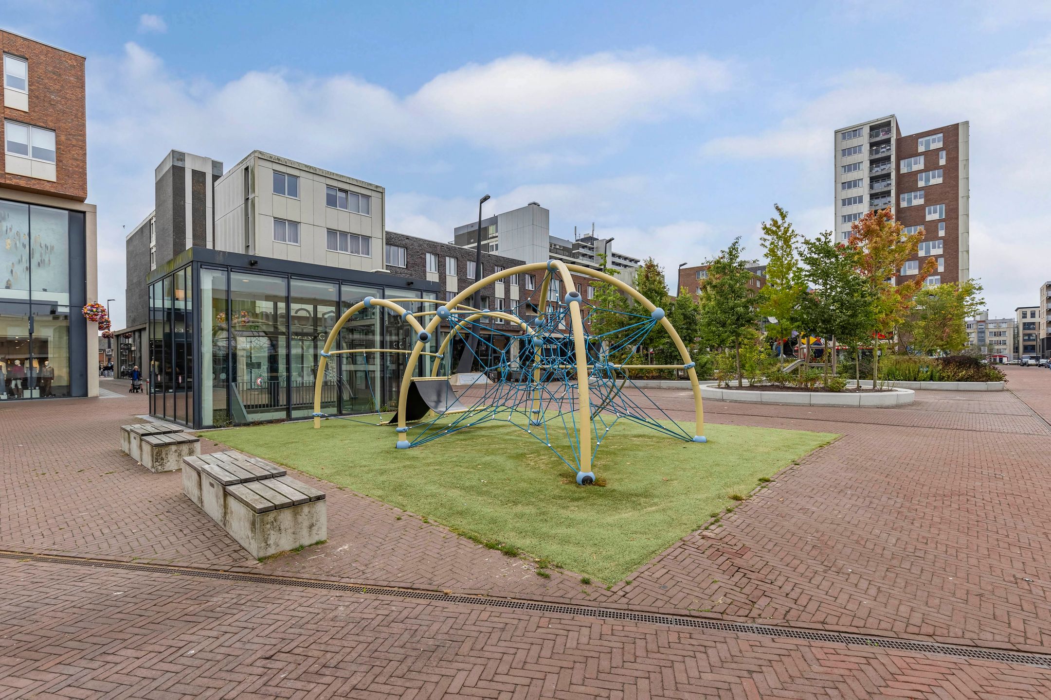 Photo 36 of Raadhuisplein 184