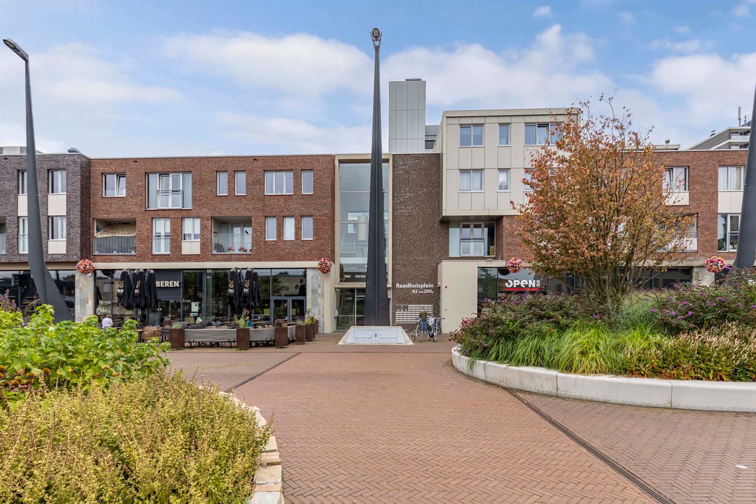 Photo 38 of Raadhuisplein 184