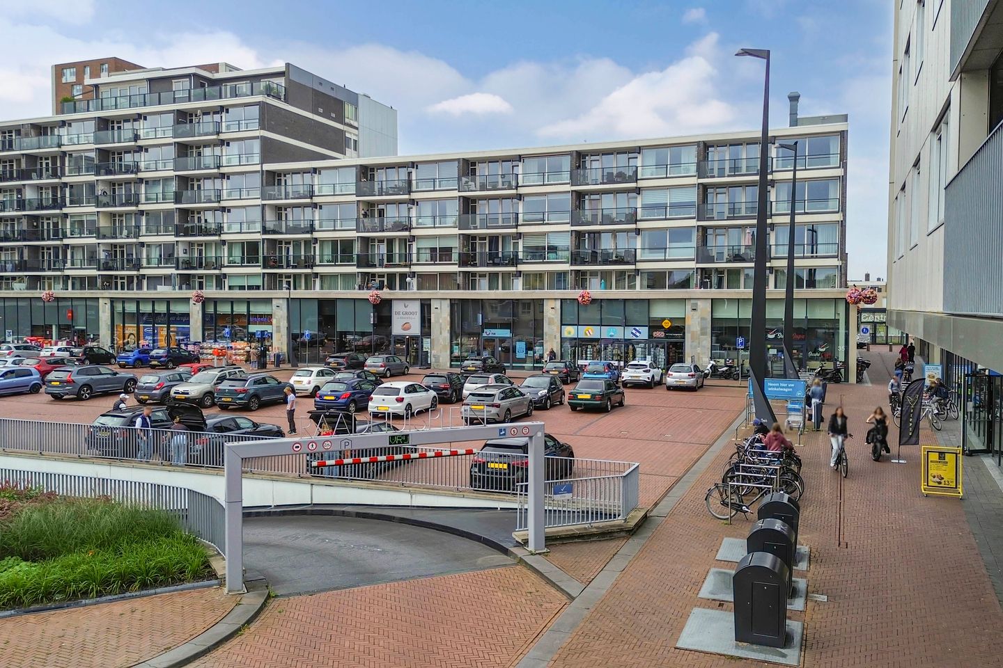 Photo 40 of Raadhuisplein 184