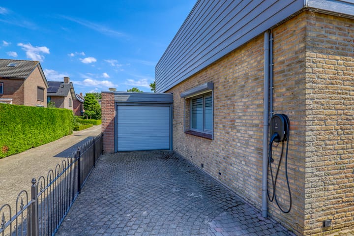 Photo 48 of Riethaakstraat 5