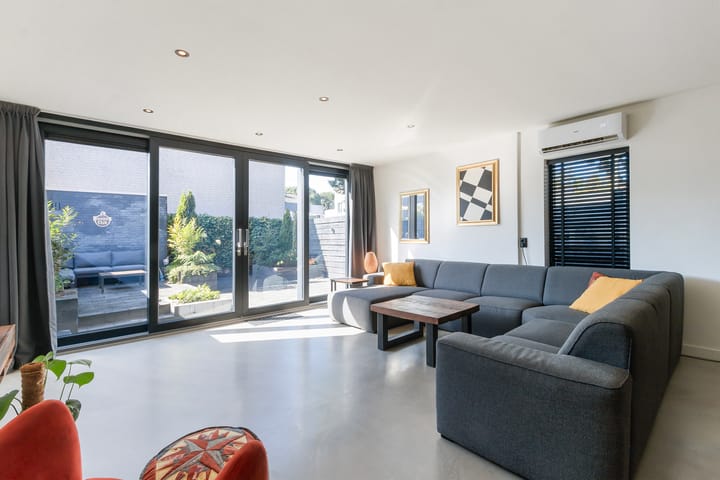 Foto 2 van Aletta Jacobs-erf 102