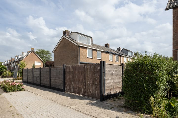 Foto 37 van Sperwerstraat 1