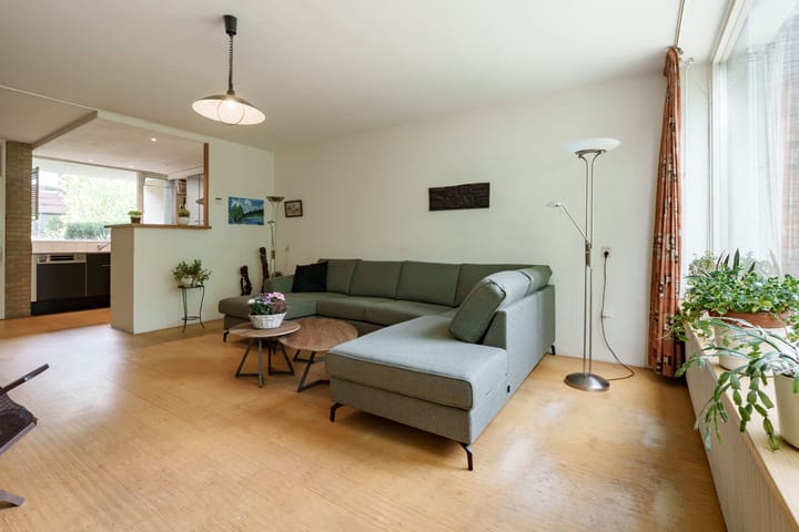 Photo 8 of Roghorst 136