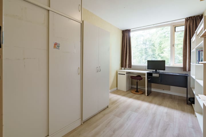 Photo 18 of Roghorst 136