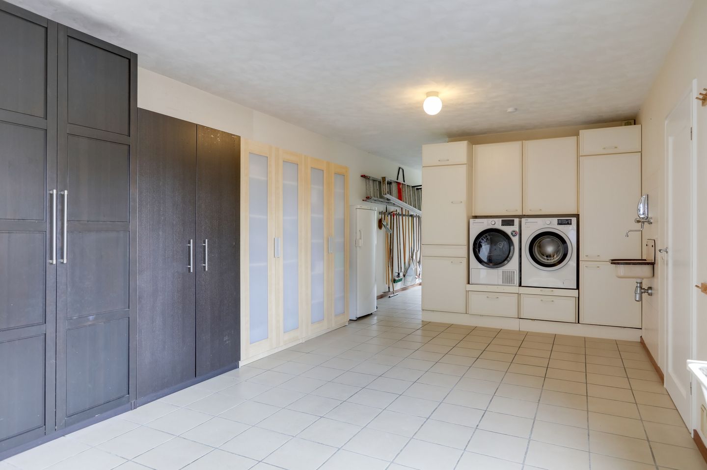 Foto 49 van Mathaak 6