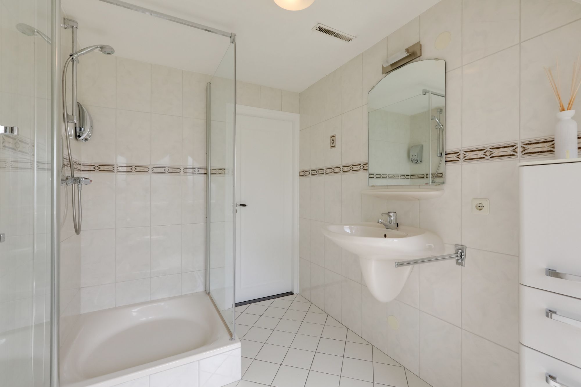 Foto 63 van Mathaak 6