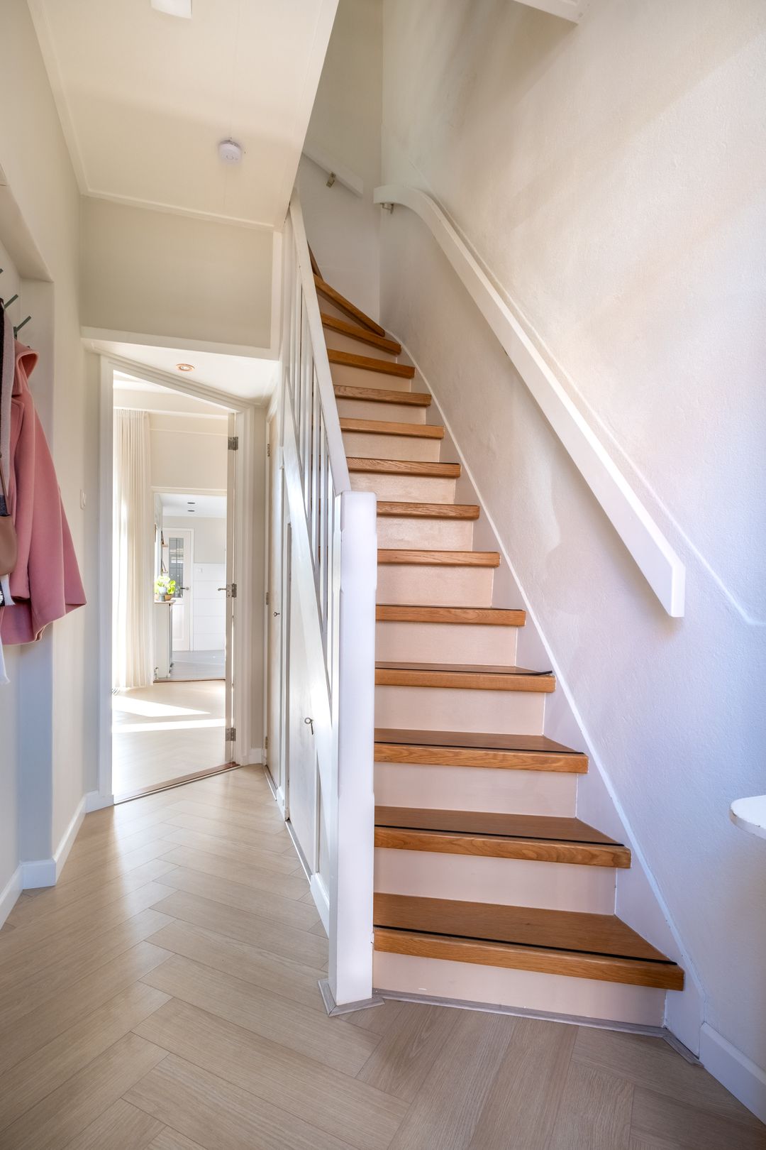 Photo 11 of Pioenstraat 6