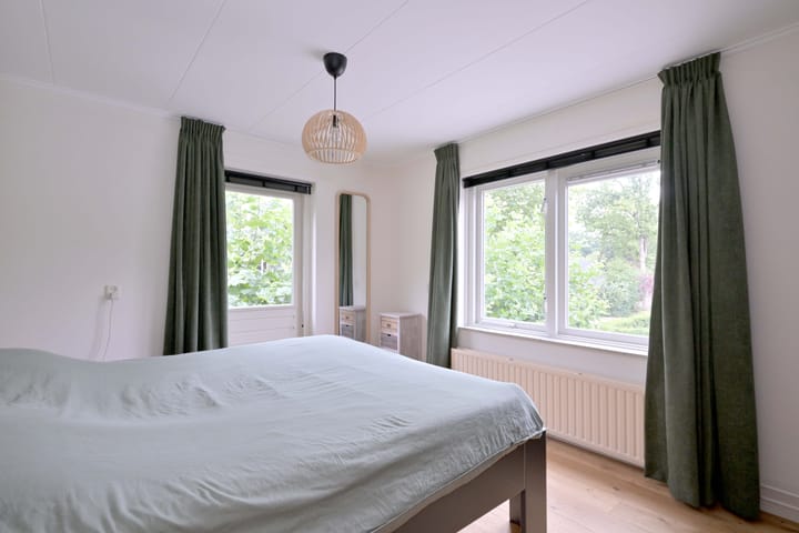 Foto 28 van Esdoornlaan 15