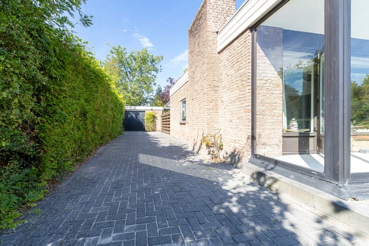 Photo 64 of De Woudhorne 26