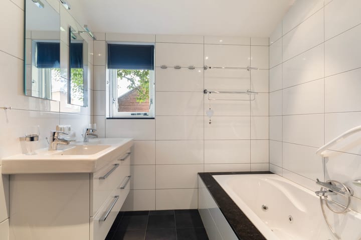 Photo 27 of Hille Veenstrastrjitte 14