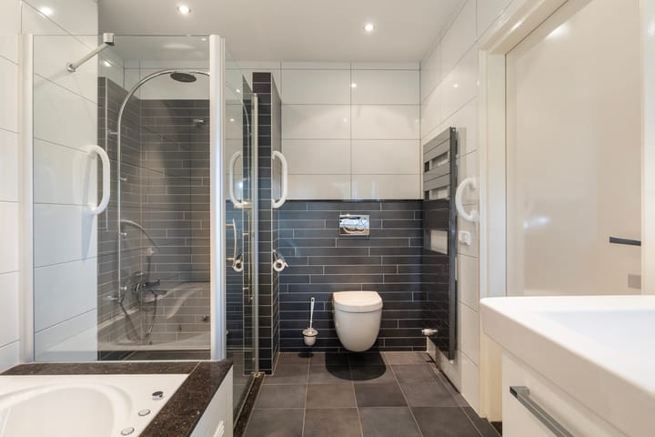 Photo 28 of Hille Veenstrastrjitte 14