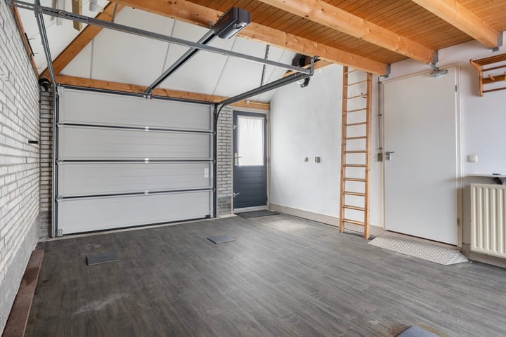 Photo 31 of Hille Veenstrastrjitte 14