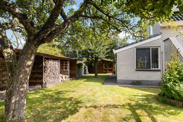 Photo 36 of Hille Veenstrastrjitte 14