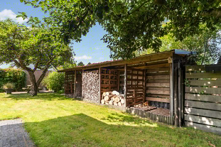 Photo 38 of Hille Veenstrastrjitte 14