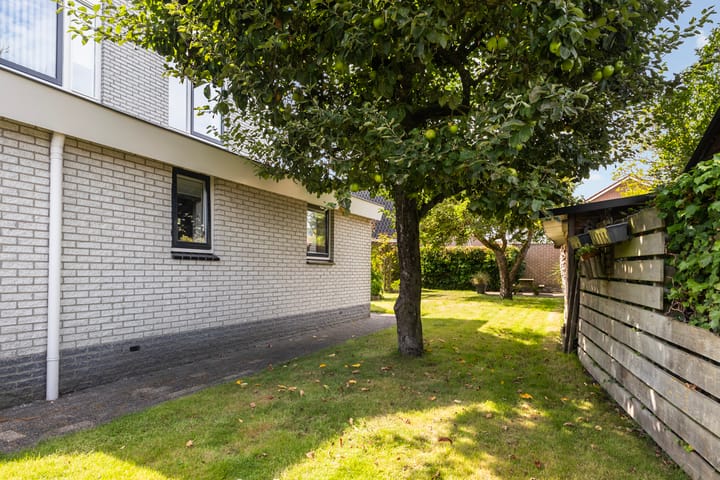 Photo 39 of Hille Veenstrastrjitte 14