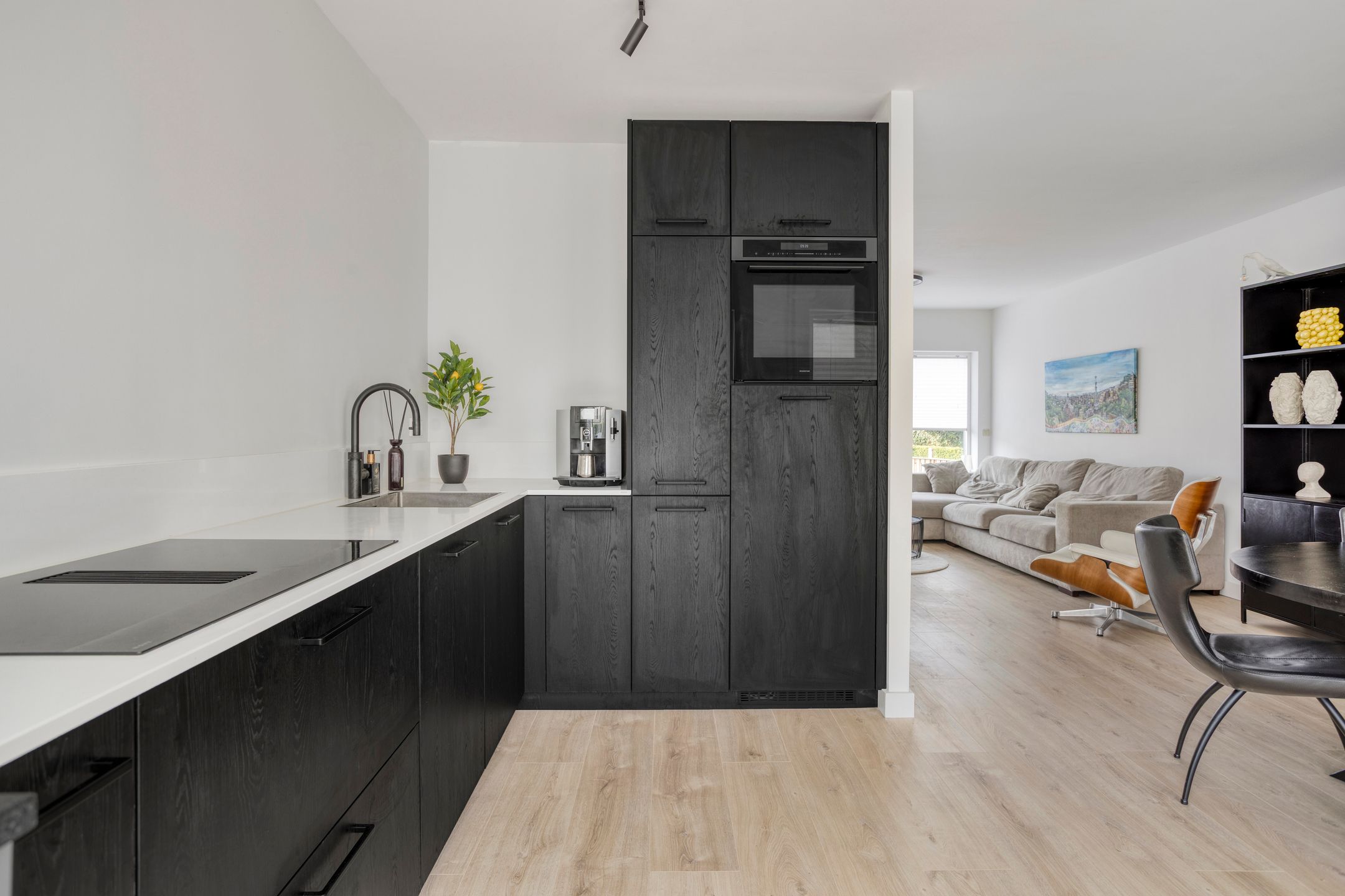 Foto 3 van Leeghwaterstraat 2