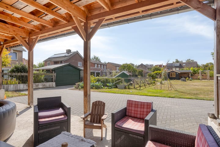 Foto 35 van van Lyndenstraat 11