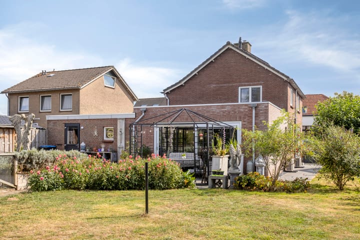 Foto 38 van van Lyndenstraat 11