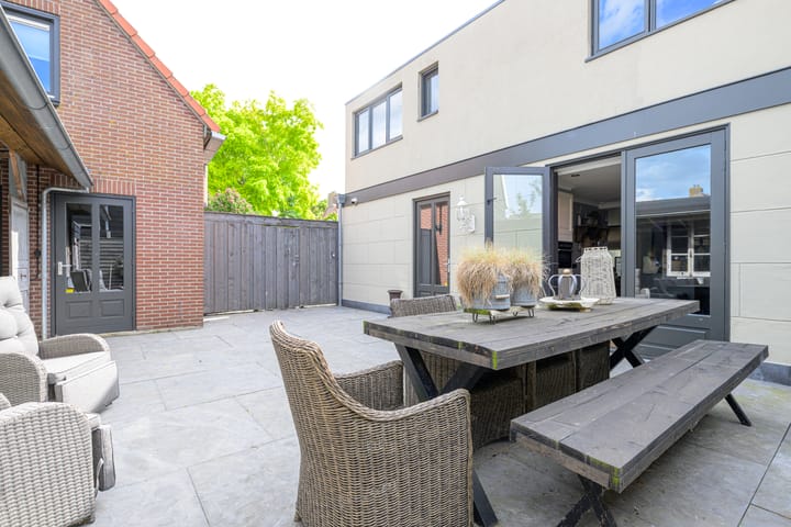 Foto 46 van Oostersteeg 11