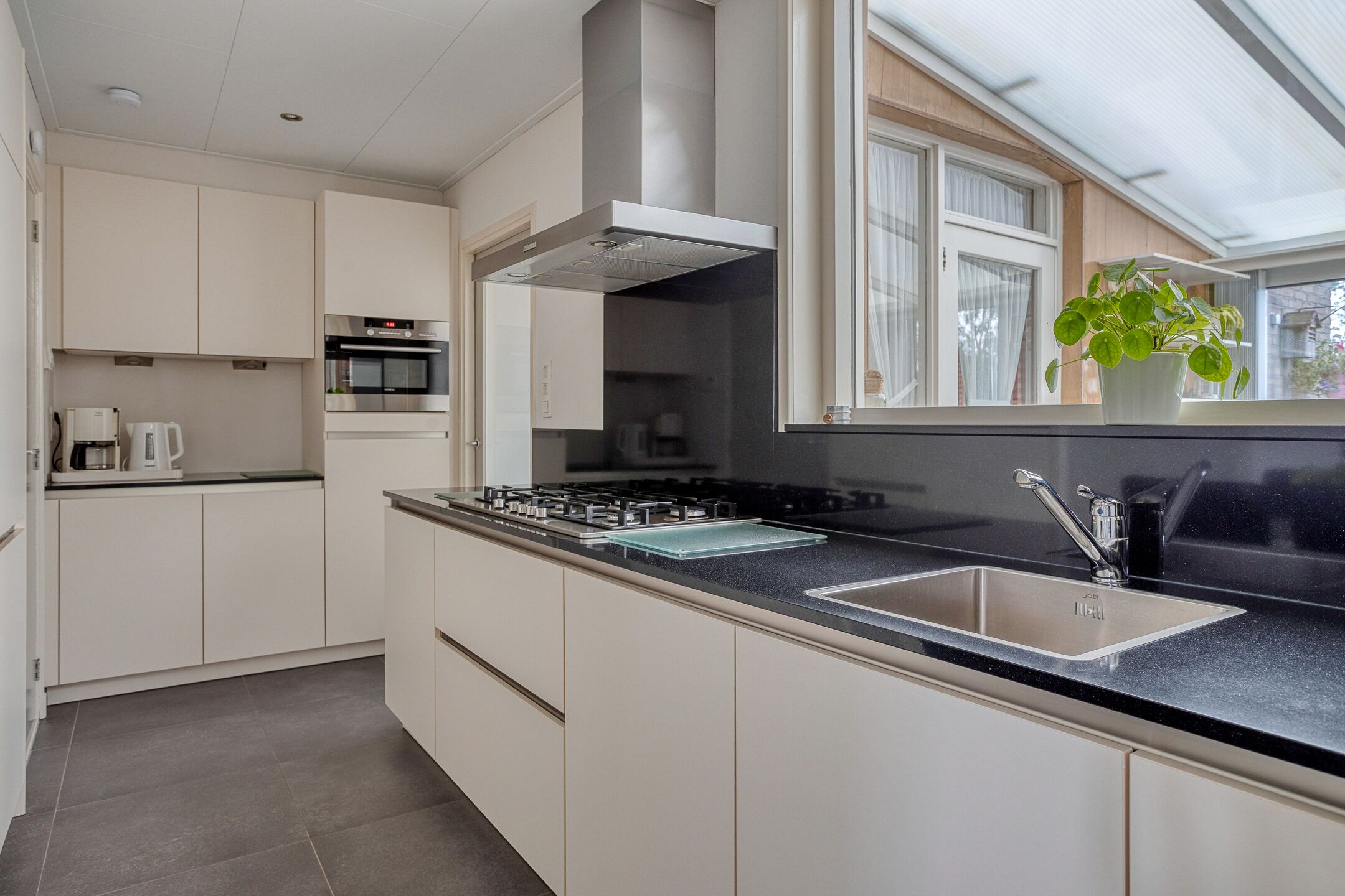 Photo 3 of Rapenburg 25