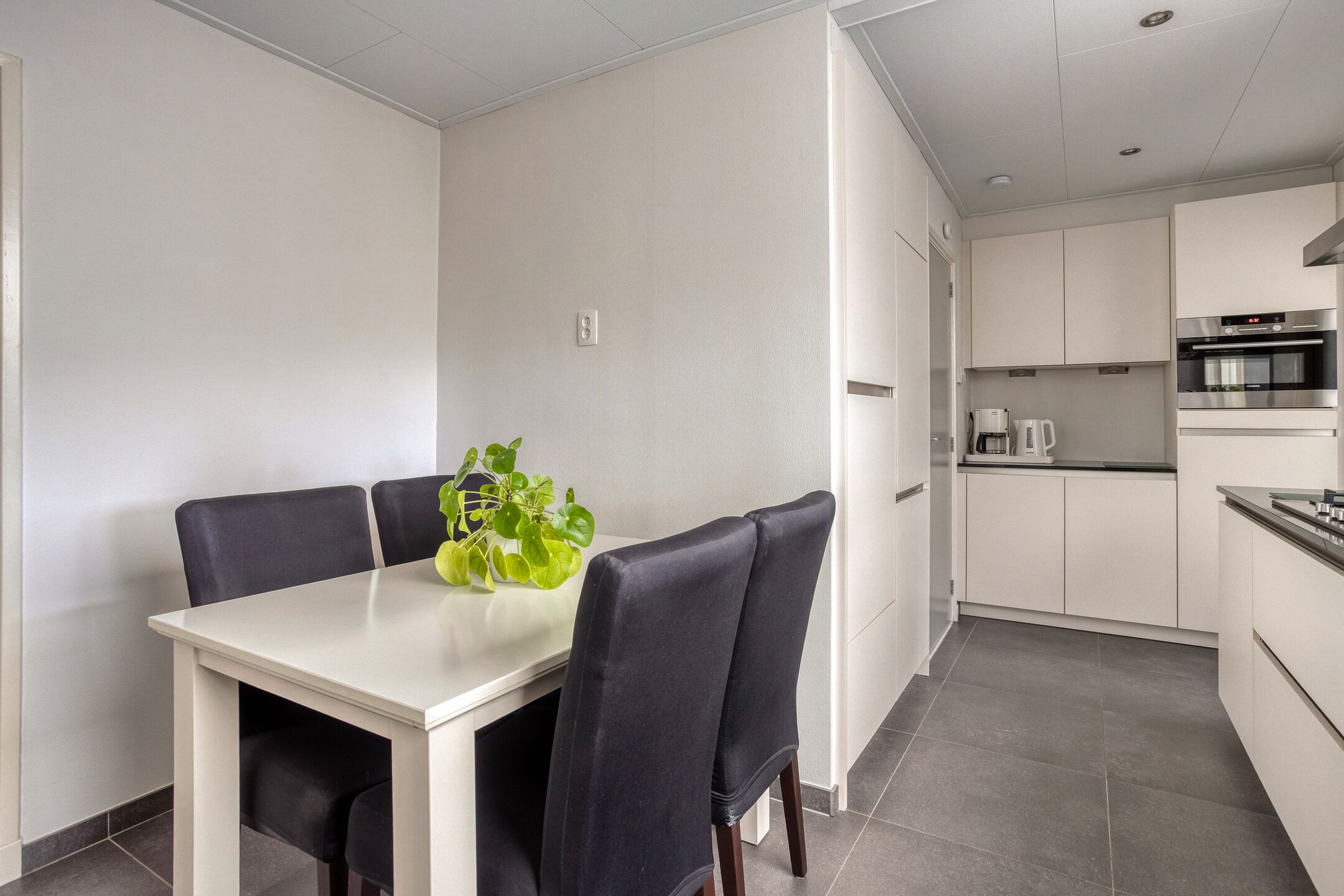 Photo 12 of Rapenburg 25