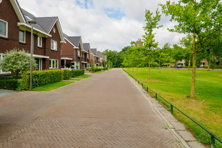 Photo 36 of Baars 26