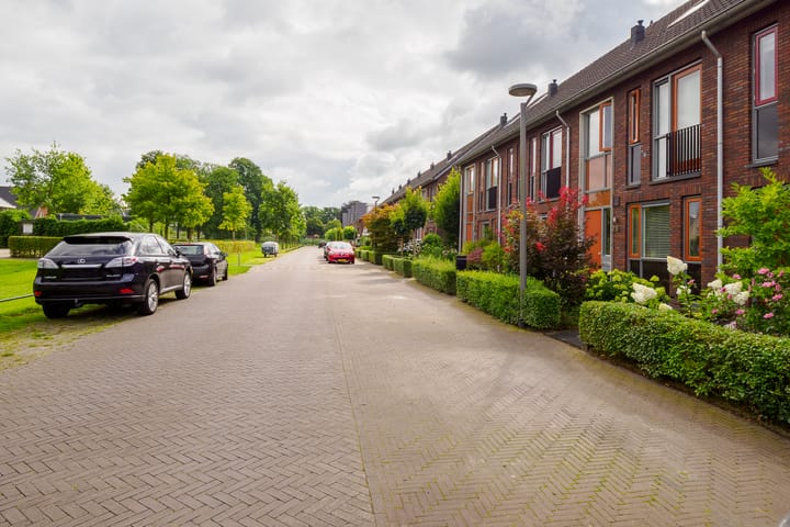 Photo 38 of Baars 26