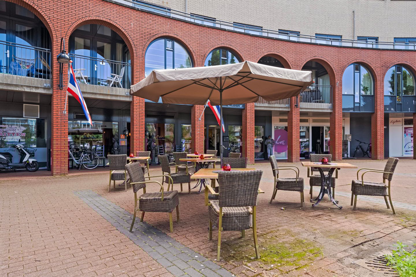 Bekijk foto 1 van Zwaaikom 6