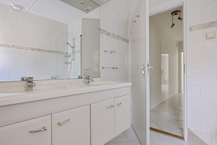 Photo 30 of Redger 5