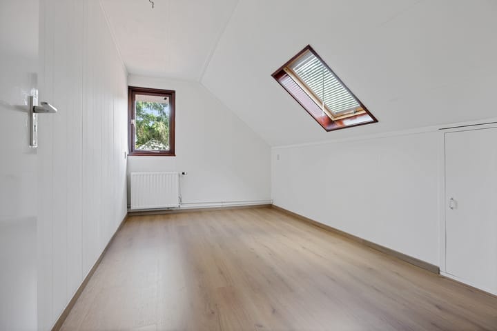 Photo 38 of Redger 5