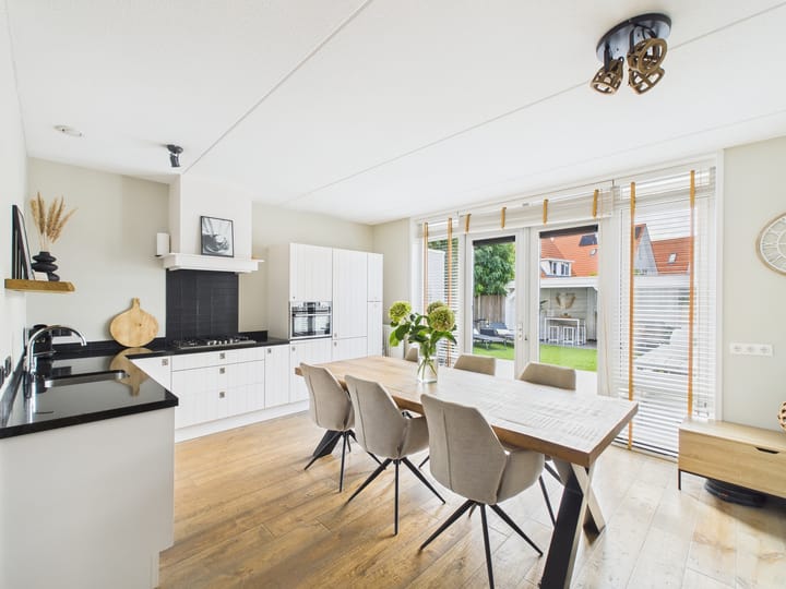 Foto 10 van Vuurvlinder 25