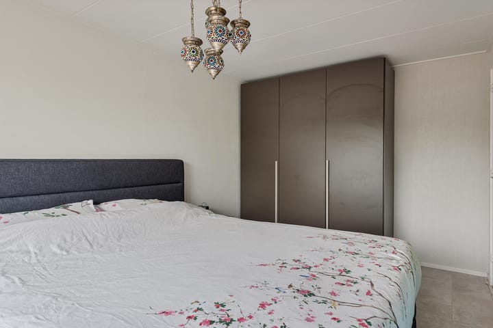 Foto 17 van Van Blaaderenweg 77