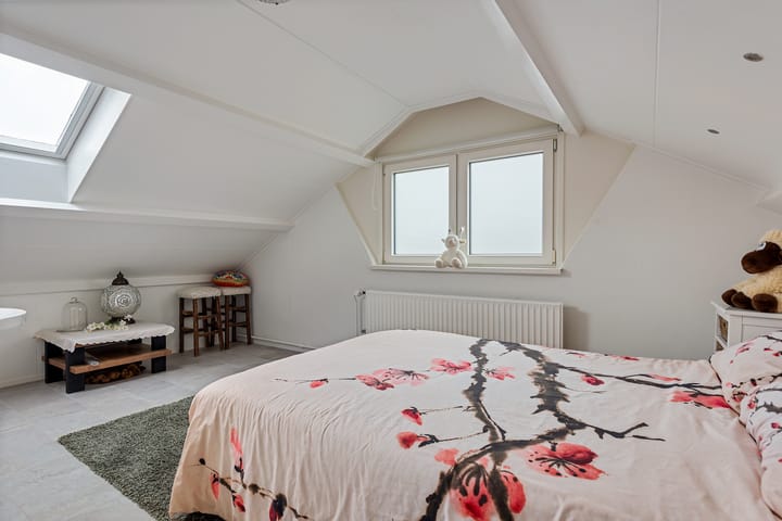 Foto 26 van Van Blaaderenweg 77