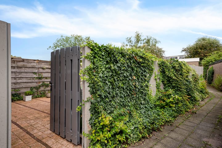 Foto 28 van Van Blaaderenweg 77