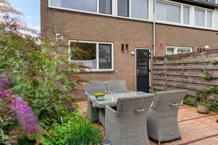 Foto 29 van Van Blaaderenweg 77