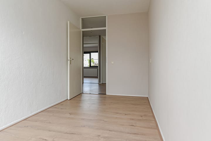 Foto 30 van Regenboogsingel 49