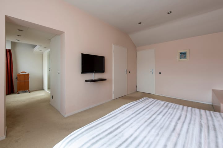 Photo 28 of Tongelreep 11