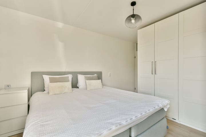 Photo 22 of Haya van Someren-Downerstraat 1