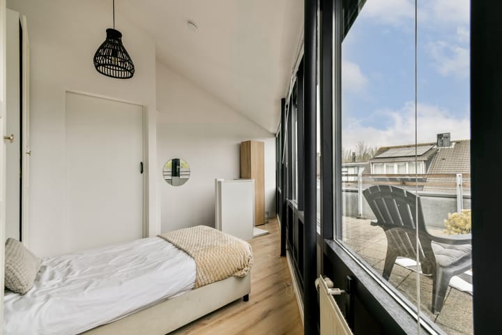 Photo 32 of Haya van Someren-Downerstraat 1