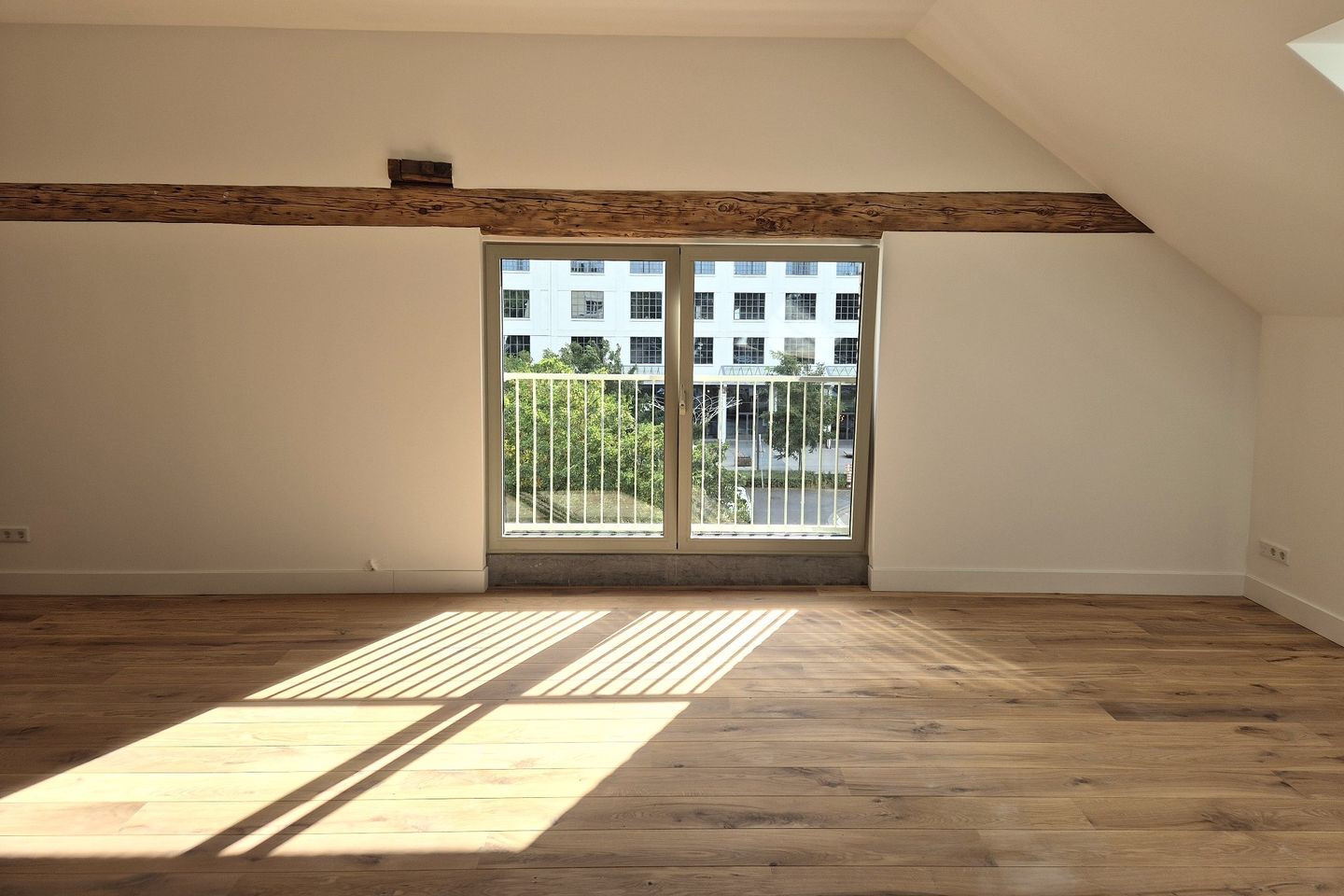 Foto 10 van Petrus Regoutplein 22-D06