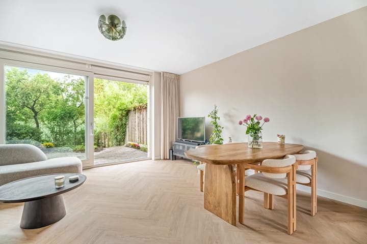 Photo 3 of Crijnssenstraat 9