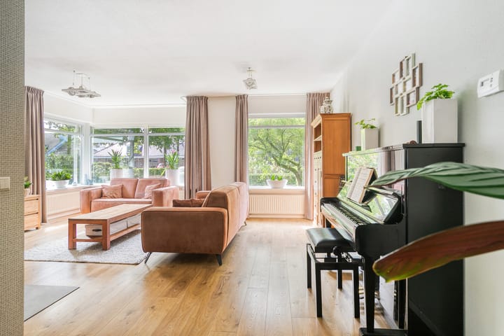 Photo 3 of Petenbos 25